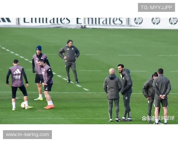 皇马左路谜题：阿韦洛亚押注卡马文加担任左后卫